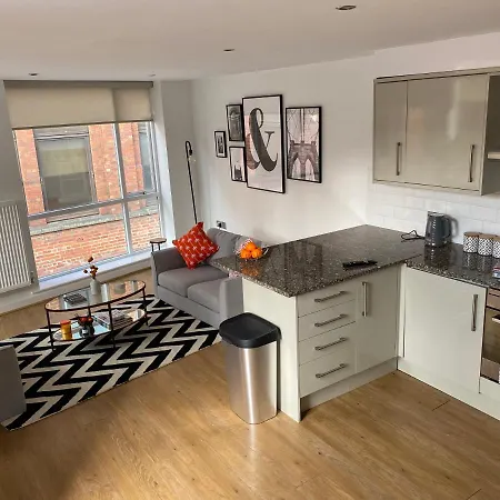 Townhouse With Private Roof Garden Sleeps 4