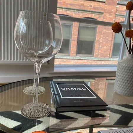 Apartment Leeds Townhouse With Private Roof Garden Sleeps 4 *