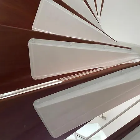 Townhouse With Private Roof Garden Sleeps 4 Apartment Leeds (West Yorkshire)