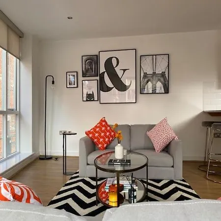 Apartment Leeds Townhouse With Private Roof Garden Sleeps 4 Leeds (West Yorkshire)