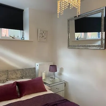 Apartment Leeds Townhouse With Private Roof Garden Sleeps 4