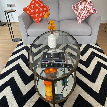 Townhouse With Private Roof Garden Sleeps 4