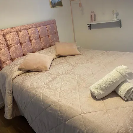 Apartman Townhouse With Private Roof Garden Sleeps 4