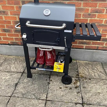 Townhouse With Private Roof Garden Sleeps 4 *