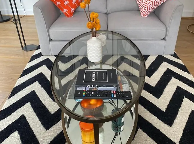 Townhouse With Private Roof Garden Sleeps 4